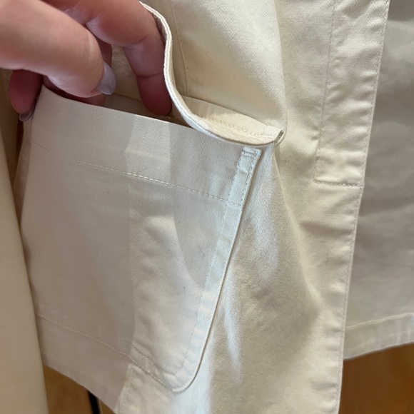 EUC Talbots White Stretch Denim Jacket w Pockets & embellished collar/cuffs - Picture 5 of 11